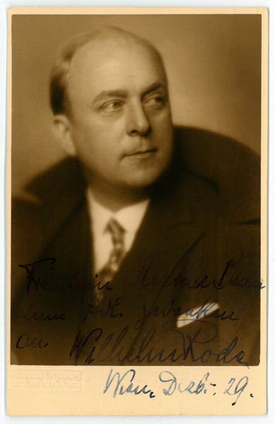 Portraitpostkarte mit eigenh. U.