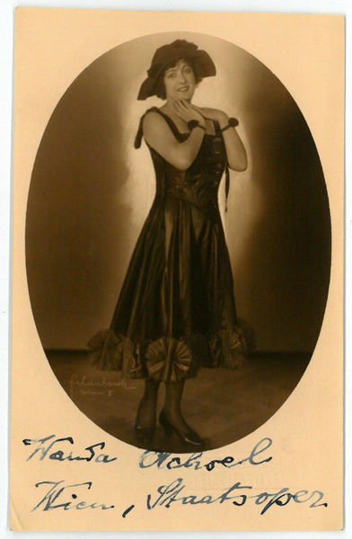 Portraitpostkarte mit eigenh. U.