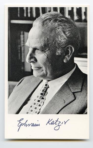 Portraitpostkarte mit U.