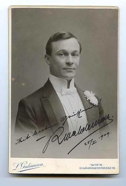 Kabinettphotographie mit eigenh. Widmung und U.