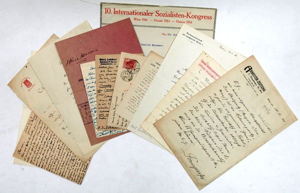 11 autogr. signed letters or postcards from various socialist figures.