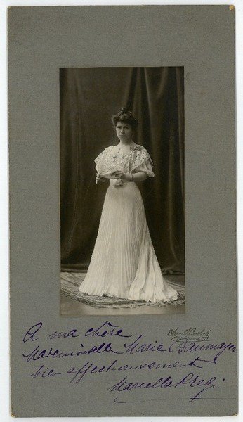 Portraitfotografie mit eigenh. Widmung und U.