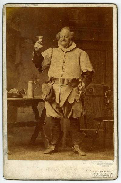 Portraitphotographie mit eigenh. Widmung und U.