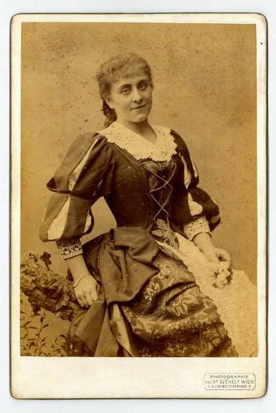 Portraitphotographie mit eigenh. Widmung und U.