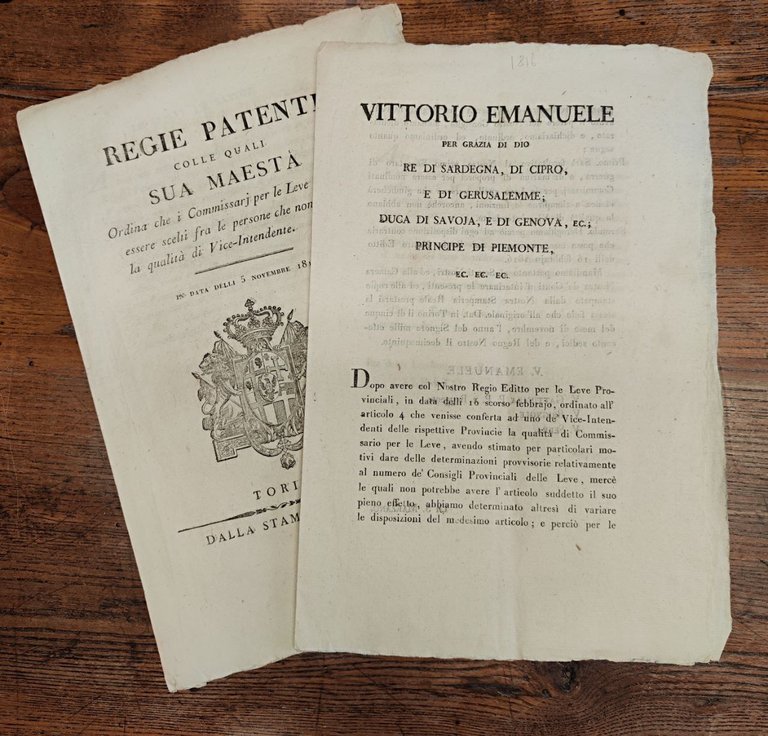 Lotto di due manifesti sui commissari per le Leve. Vittorio …