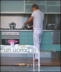 Un uomo in cucina | Immagine principale