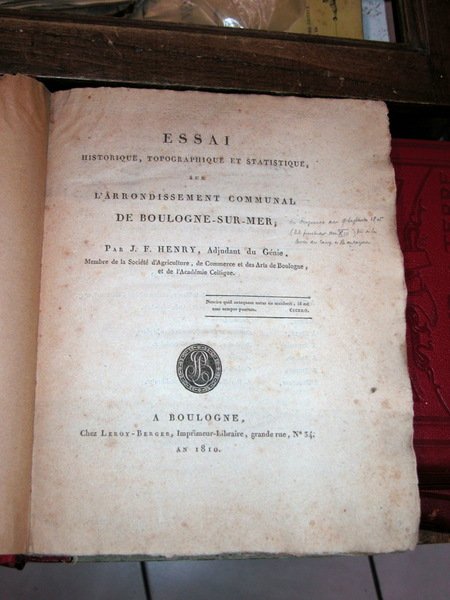 Essai historique, topographique et statistique sur l'arrondissement communal de Boulogne-sur-mer.