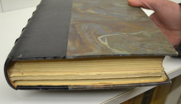 A catalogue of one thousand fine end valuable books.