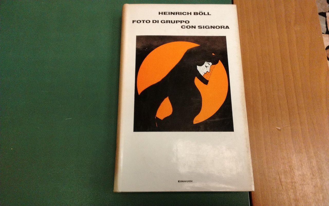 Foto di gruppo con signora | Immagine principale