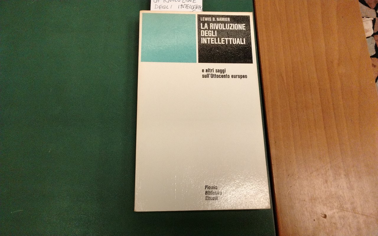 La rivoluzione degli intellettuali e altri saggi sull'Occidente europeo | Immagine principale