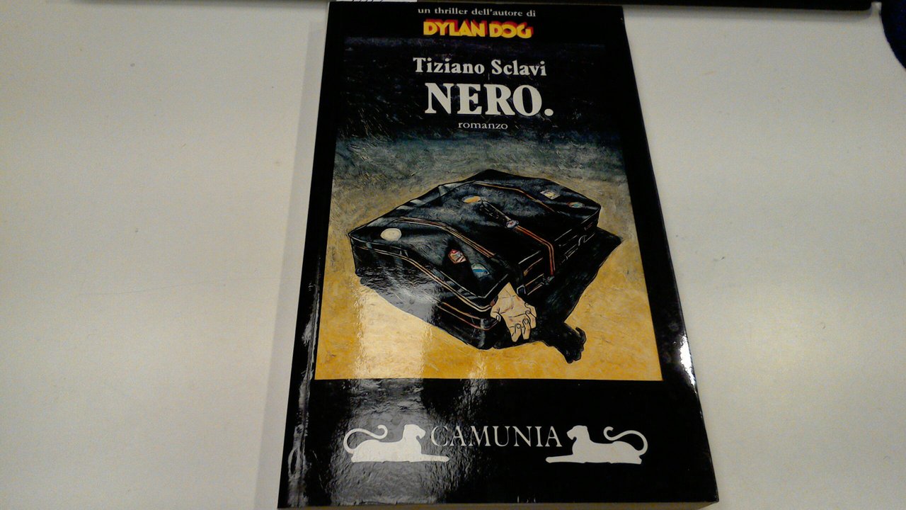 Nero. | Immagine principale