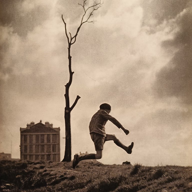 La Banlieue de Paris. Texte de Blaise Cendrars sur 130 …