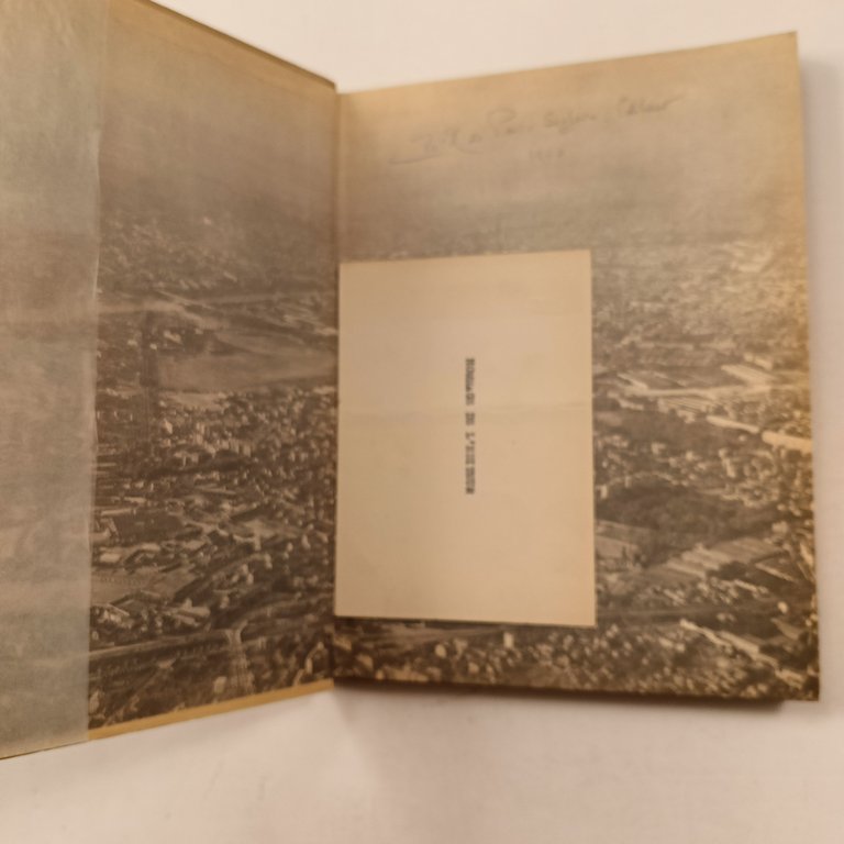 La Banlieue de Paris. Texte de Blaise Cendrars sur 130 …