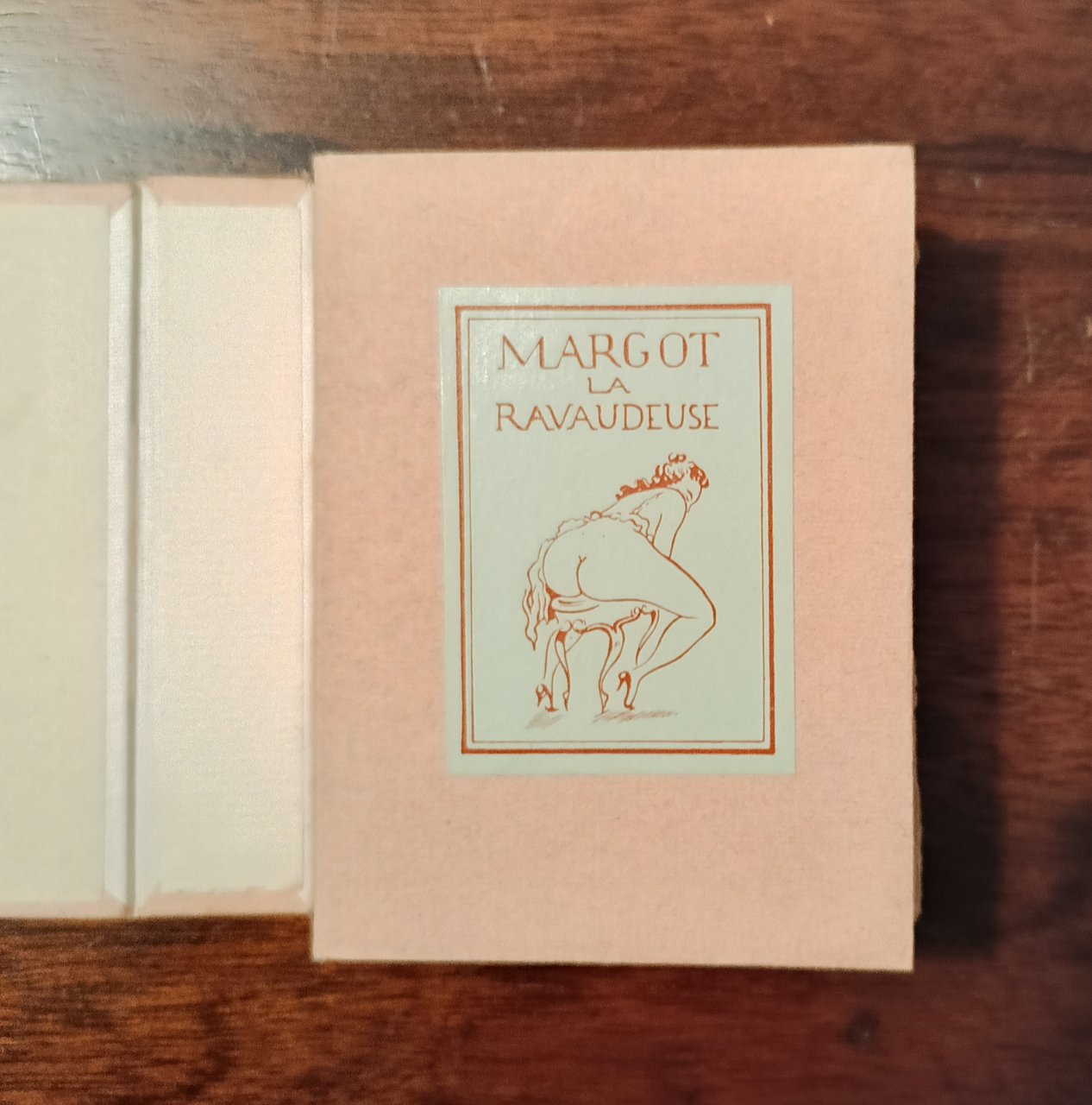 Margot la ravaudeuse. Avec 12 gravures sur cuivre Imprimé sur …