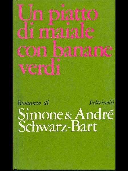 Un piatto di maiale con banane verdi