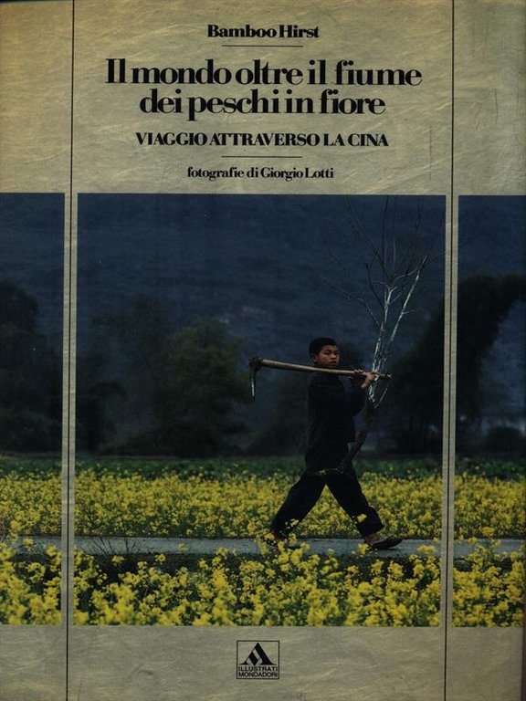 Il mondo oltre il fiume dei peschi in fiore