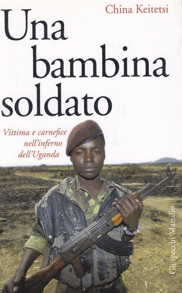 Una bambina soldato