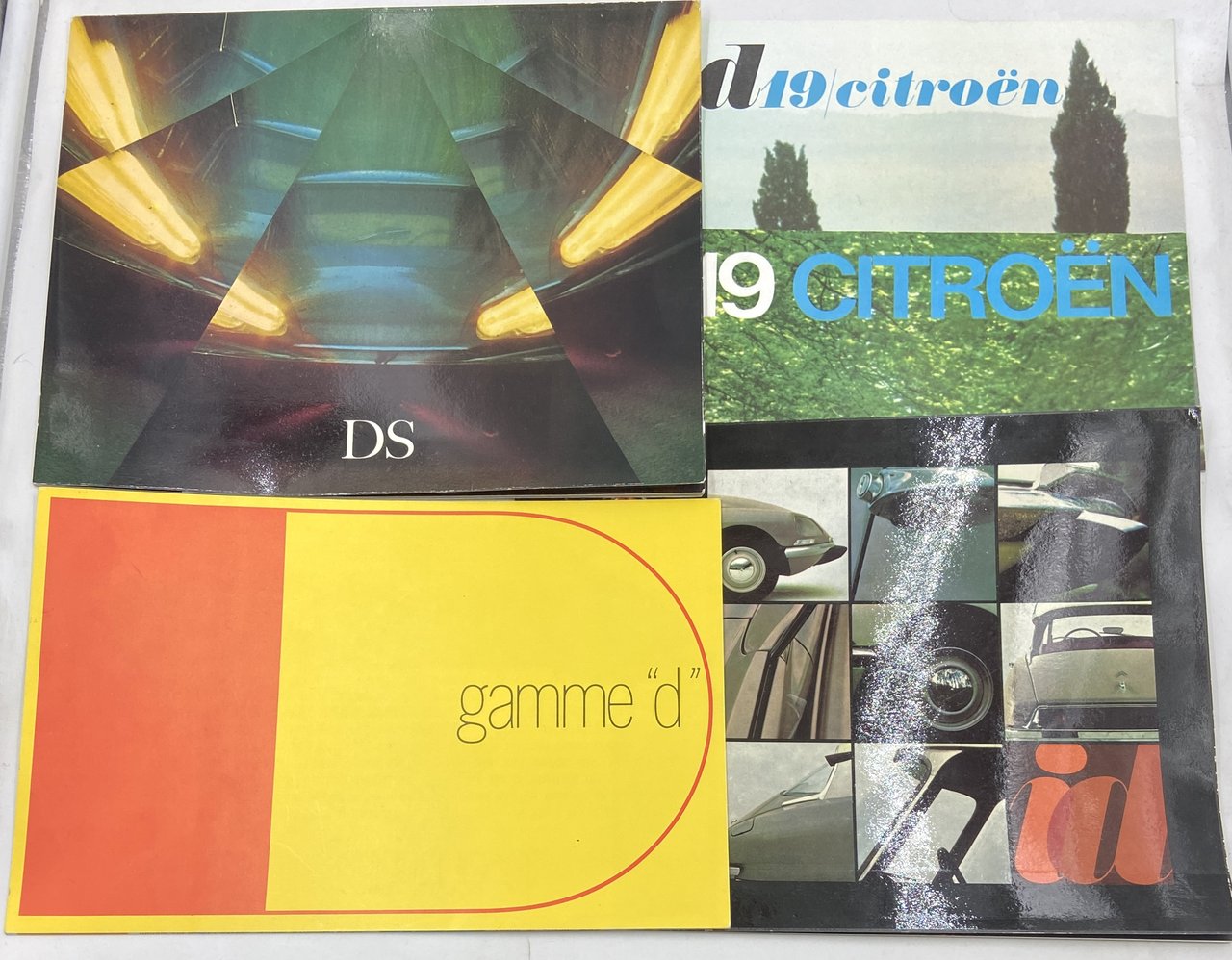 Citroën DS - ID19 - PALLAS. Insieme di 5 brochure …