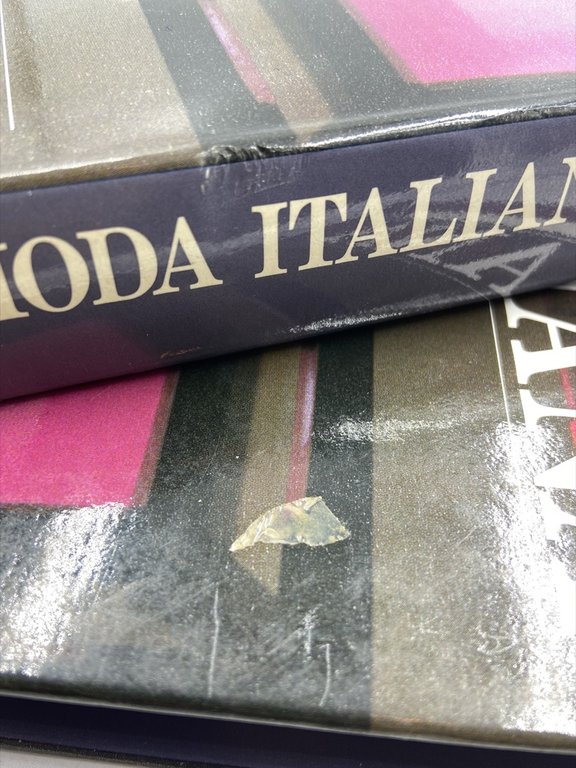 LA MODA ITALIANA DALL'ANTIMODA ALLO STILISMO. | Immagine Gallery 2