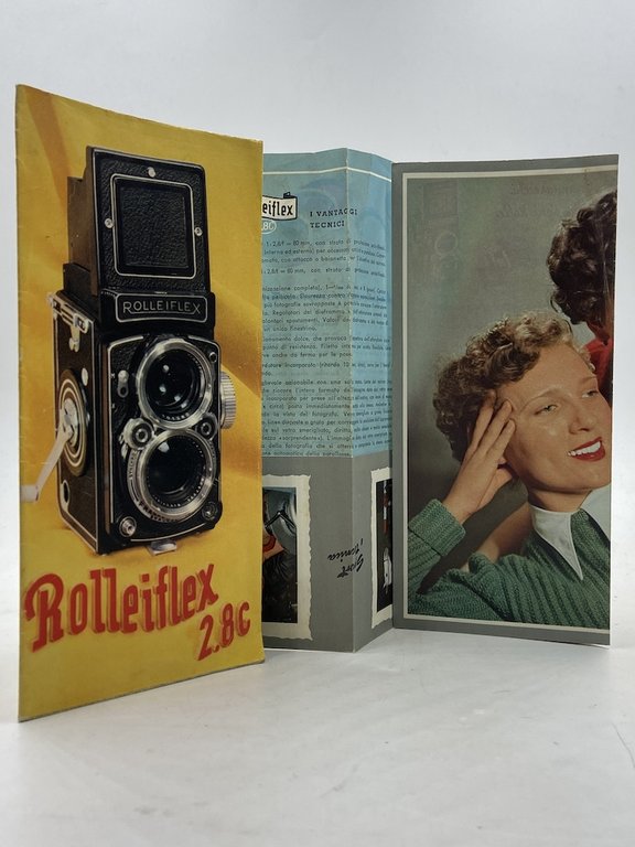 Rolleiflex 2.8c. Ogni tre fotografie una è Rollei. [pieghevole pubblicitario …