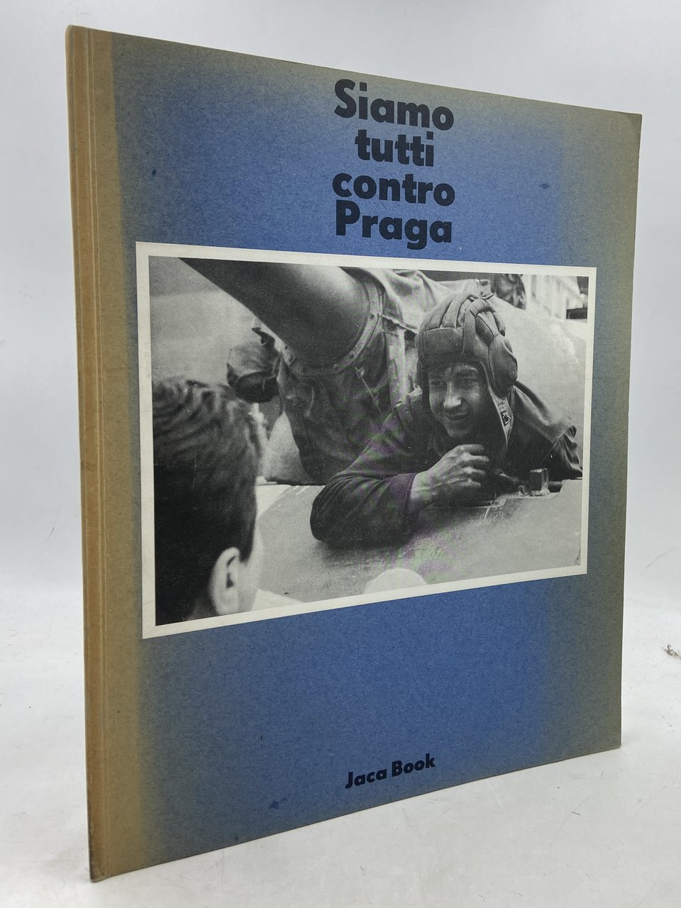 Siamo tutti contro Praga.
