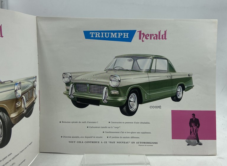 UN FAIT NOUVEAU DANS L’AUTOMOBILISME. (Brochure pubblicitaria Triumph Herald, Publication …