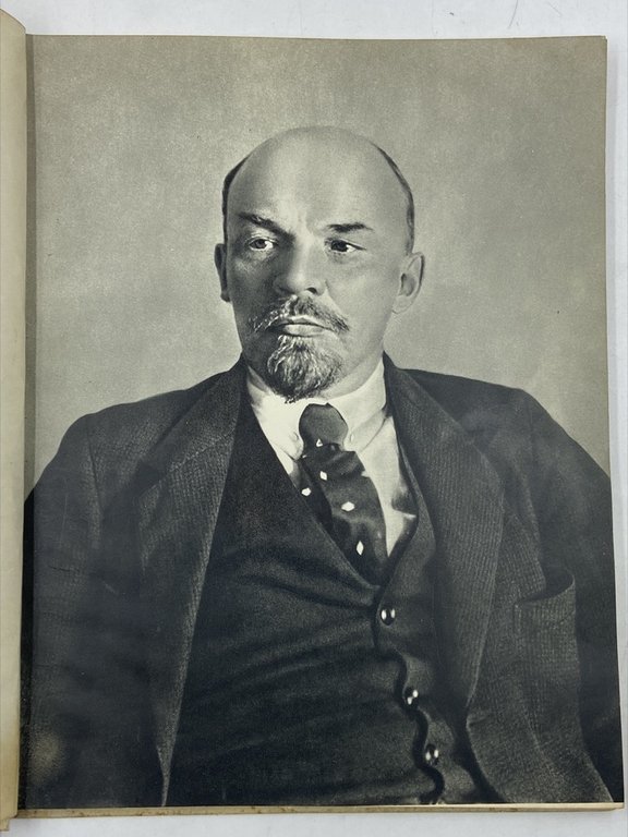 Vladimir Il'ich Lenin v Kremle. (Vladimir Ilic Lenin al Cremlino)