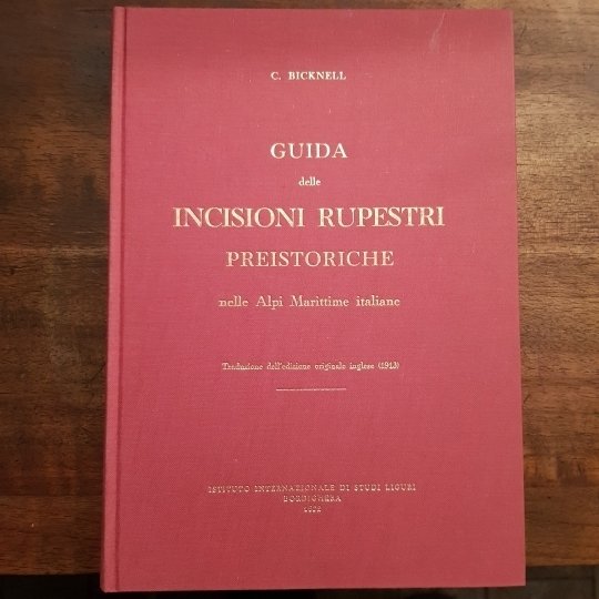 Guida delle incisioni rupestri preistoriche nelle Alpi Marittime italiane. Traduzione …