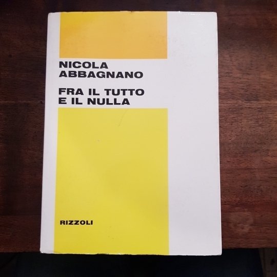 Fra il tutto e il nulla