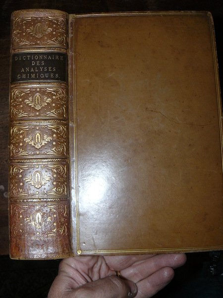Dictionnaire des analyses chimiques ou repertoire alphabetiques des analises de …