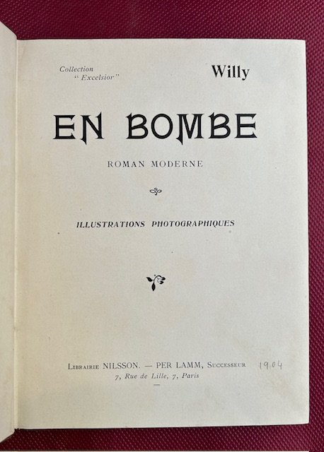 En Bombe. Roman modern. Illustrations photographiques.