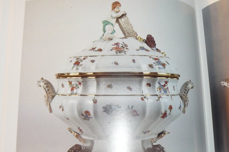 Museo Poldi Pezzoli. Ceramiche-vetri, mobili e arredi