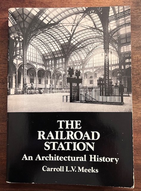 The railroad station. An architectural history