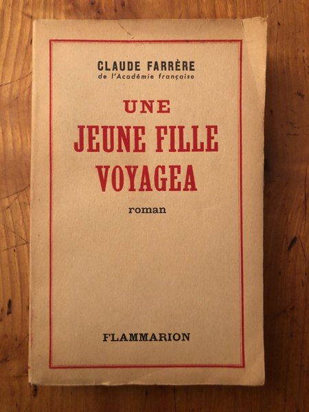 Une jeune fille voyagea.