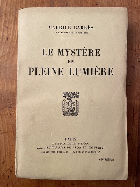 Le mystère en pleine lumière