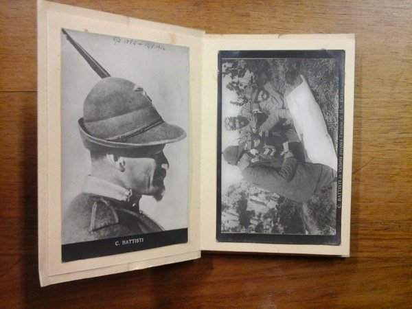 Cesare Battisti, carnet di 12 foto d'epoca della prigionia e …
