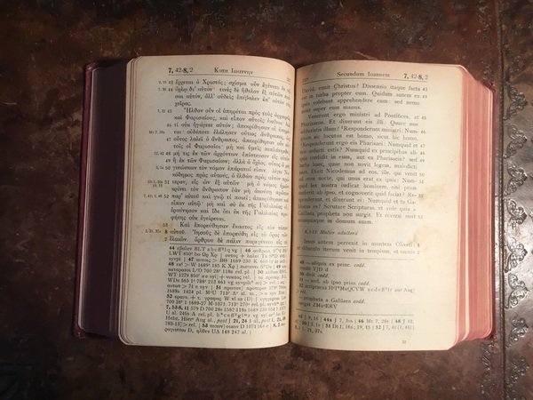 Novum testamentum Graece et latine. Apparatu critico instructum editit