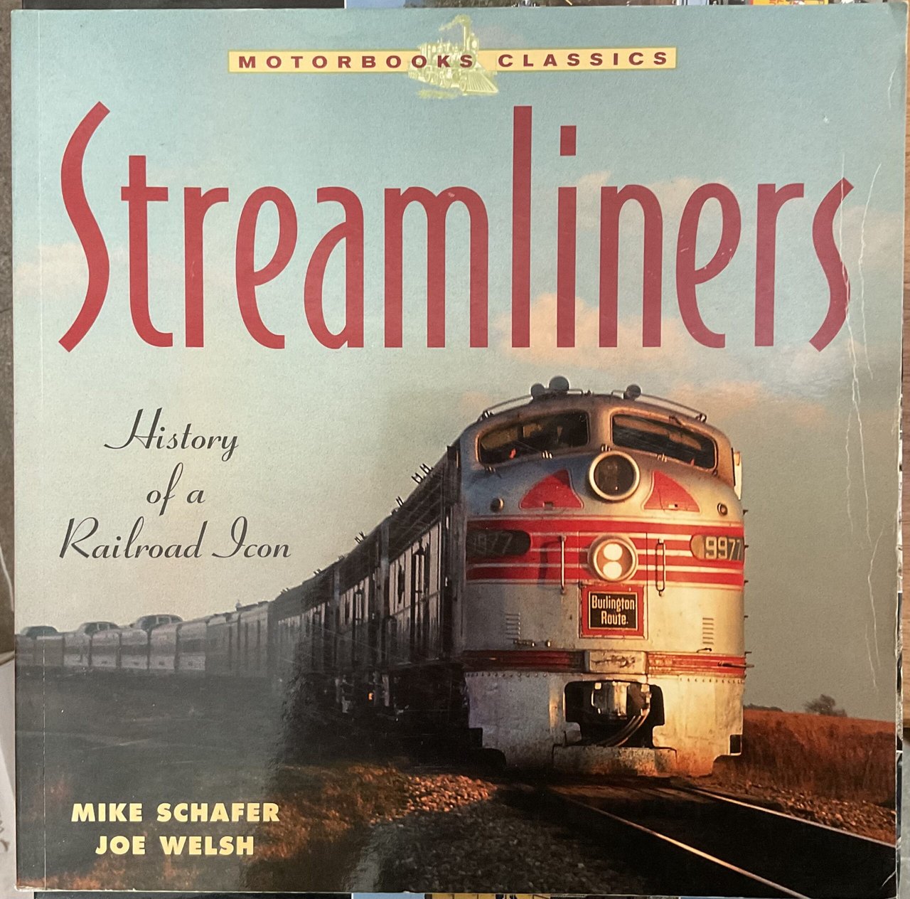 Streamliners. History of a railroad icon