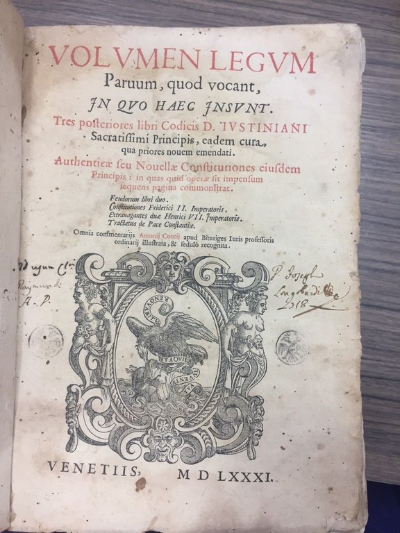 Volumen legum. Paruum, quod vocant, in quo haec insunt