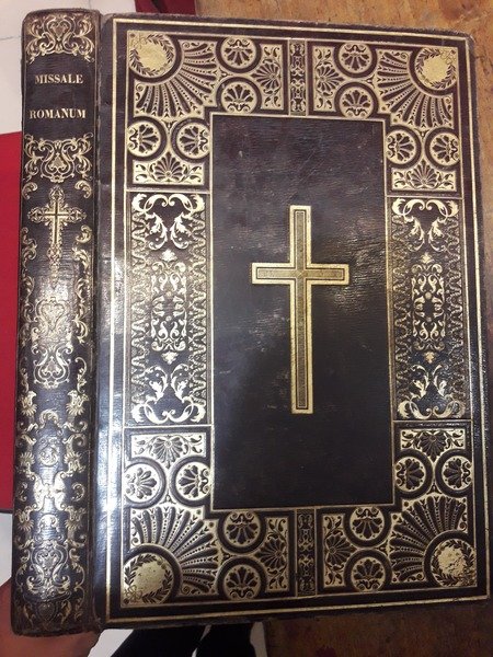 MISSALE ROMANUM EX DECRETO SACROSANCTI CONCILII TRIDENTINI RESTITUTUM, S. PII V, PONTIFICIS MAXIMI JUSSU EDITUM ; CLEMENTIS VIII ET URBANI VIII UCTORITATE RECOGNITUM
