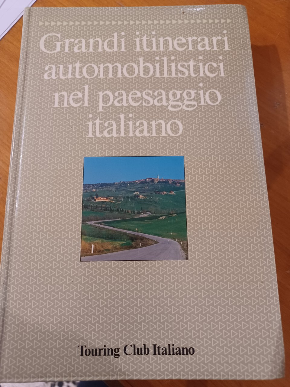 Grandi itinerari automobilistici nel paesaggio italiano