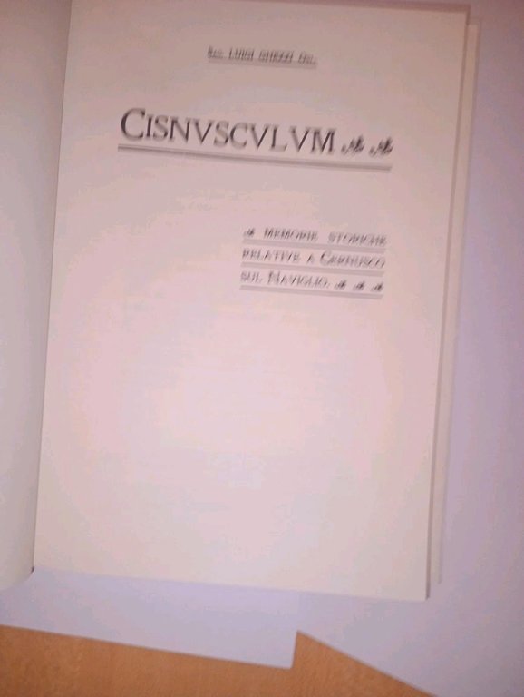 Cisnusculum. illustrazione dell'epitaffio romano. la questione del nome