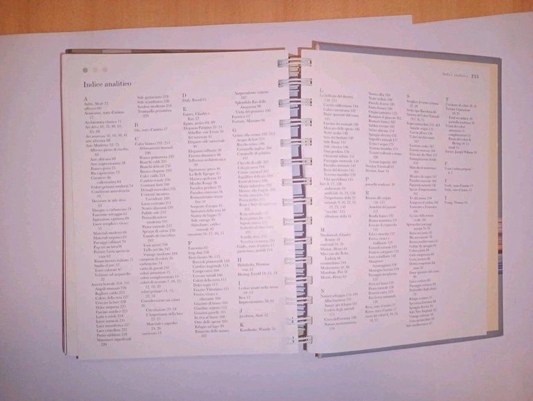 Enciclopedia degli schemi di colori neutri. 200 schemi di colori …