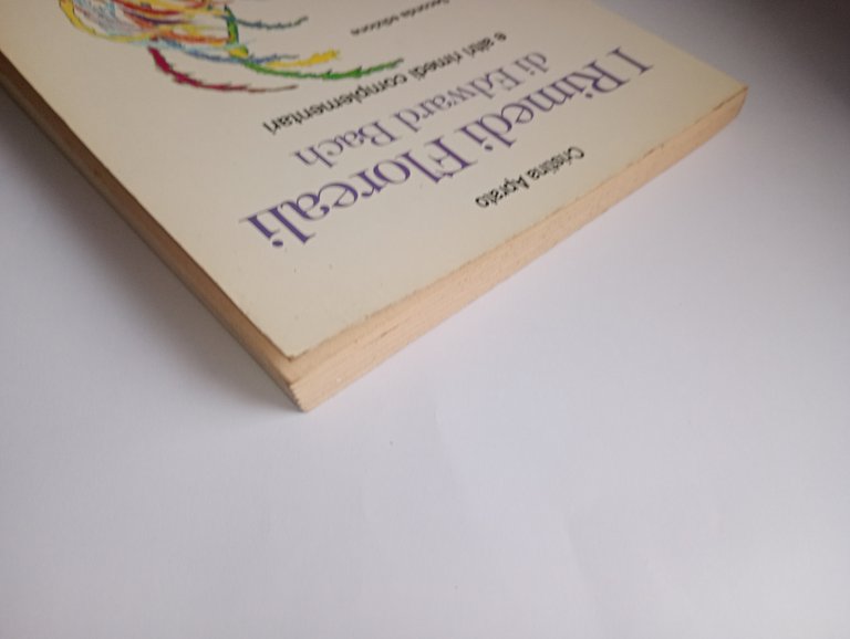 i rimedi floreali di Edward Bach e altri rimedi complementari