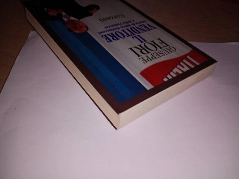 Il venditore. Storia di Silvio Berlusconi e della Fininvest | Immagine Gallery 2