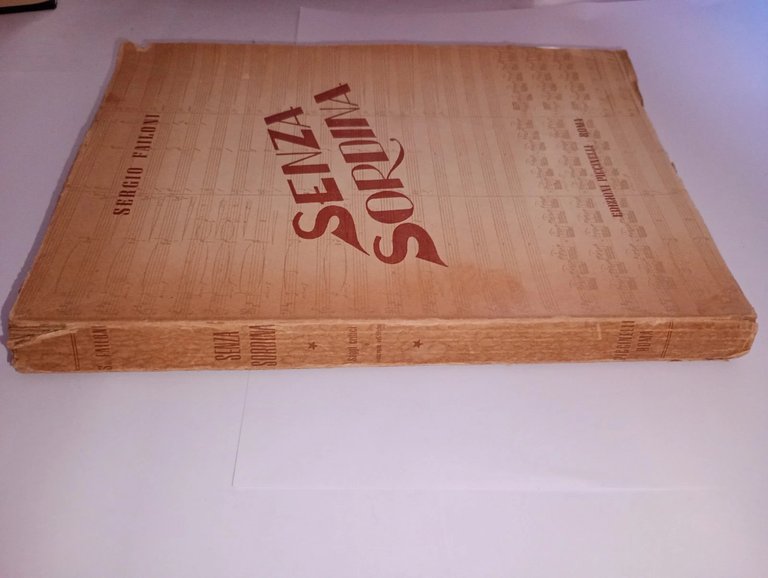 Senza sordina. saggi critici e menzogne artistiche