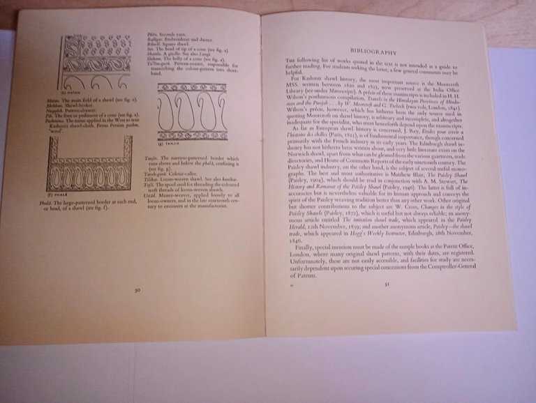 Shawls. A Study of Indo-European Influences (Victoria & Albert Museum) | Immagine Gallery 3