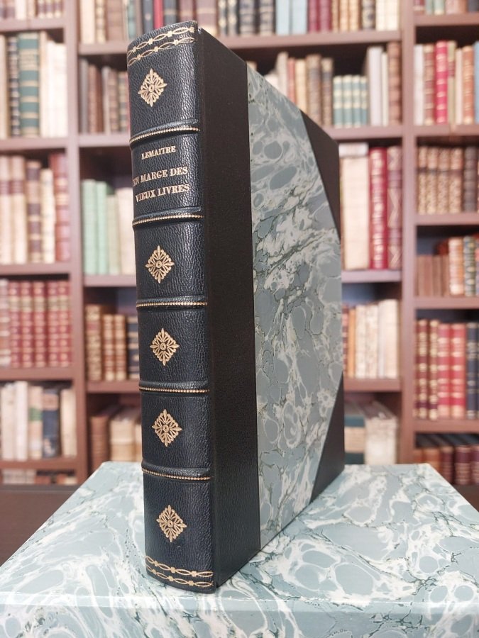 En marge des vieux livres. Contes illustrés par Maurice Lalau.