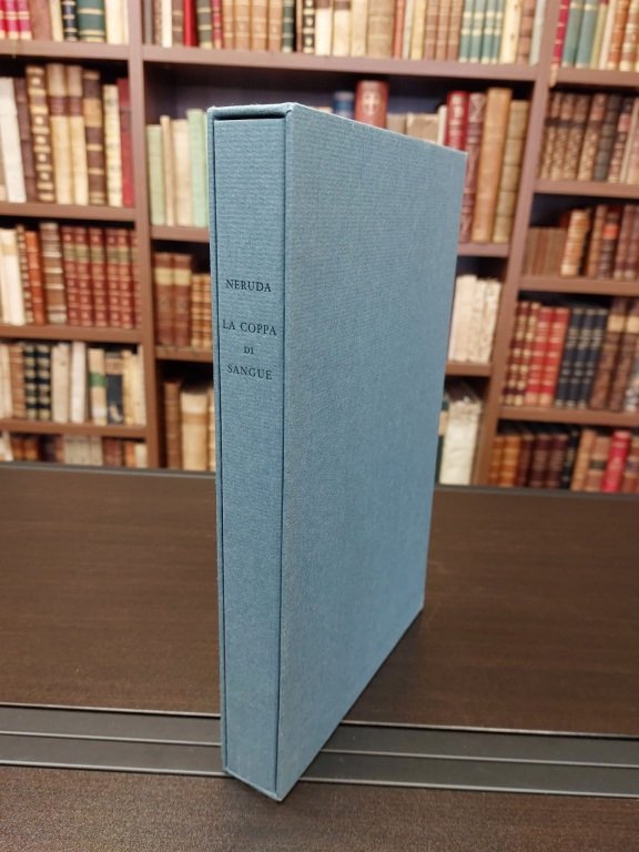 La coppa di sangue. Traduzione italiana di Giuseppe Bellini.