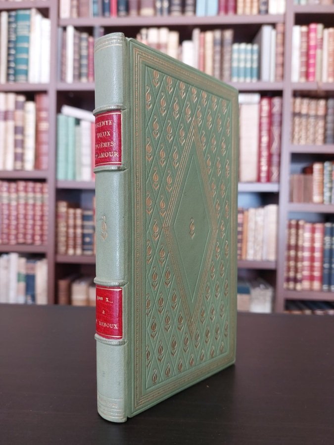 Trente-deux poèmes d'amour. Illustrations gravées a l'eau-forte par Sylvain Sauvage. …